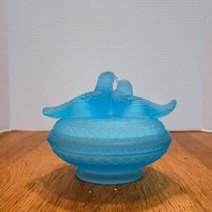 Vintage Westmoreland Love Birds on Nest Covered Dish, Satin Blue Glass